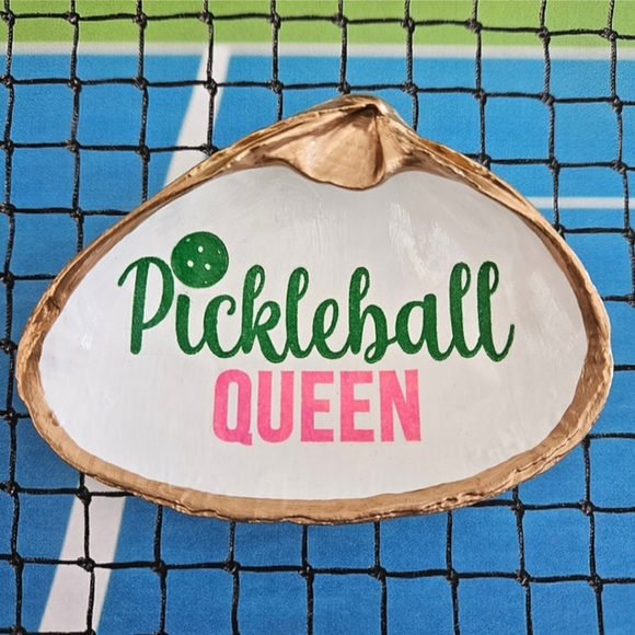 Pickleball Queen Clamshell - Picture 1 of 5